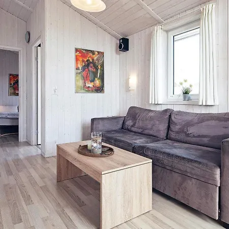 Two-bedroom In 18 *