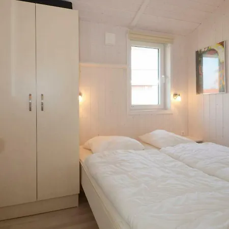 Holiday home Two-bedroom In 18