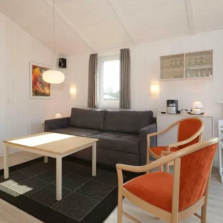 Two-bedroom In 18 Holiday home