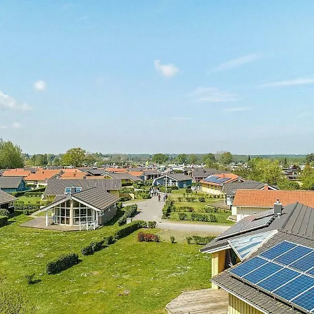 Two-bedroom In 18 Holiday home